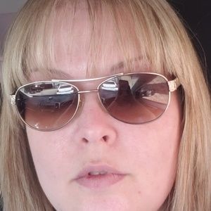 Meet your Posher, Christy